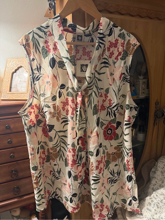 Anne Klein Tops - Anne Klein Cream Floral Sleeveless V-Neck Camisole with Pink & Green